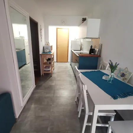 Lea باكاراتس